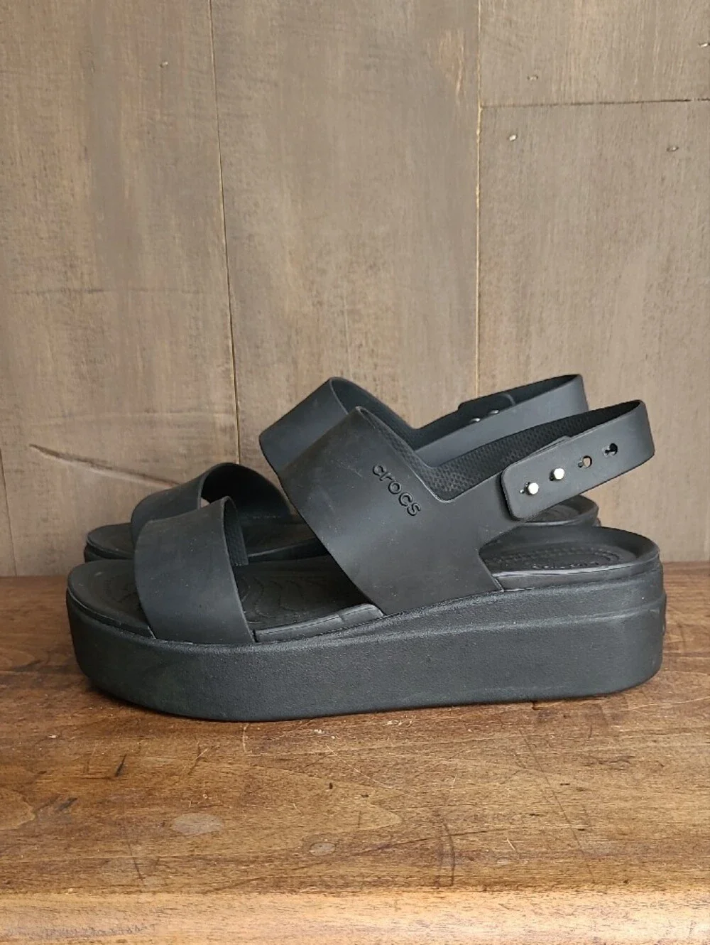 Crocs Brooklyn Wedge Sandal Women's sz 8 Black Double Strap Platform Sandal